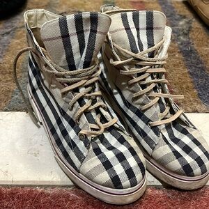 Vintage Burberry high top sneakers 36.5